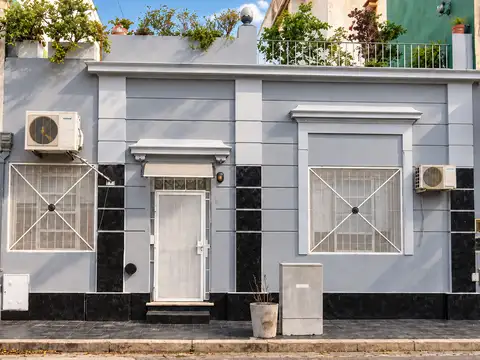 Casa en venta: José E. Carballido 6300, Liniers