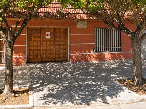 Casa en venta: Carhue 3000, Mataderos